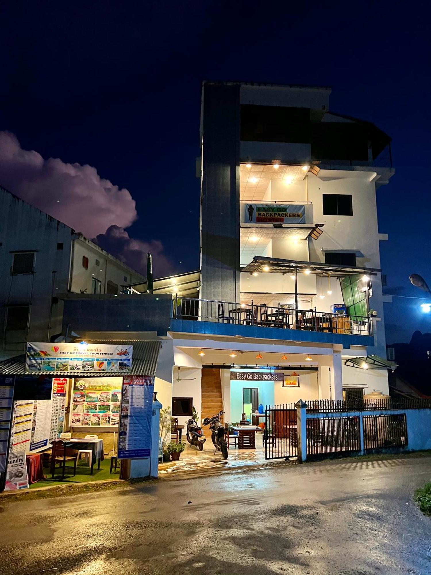 Easy Go Backpacker Hostel Vang Vieng Eksteriør billede