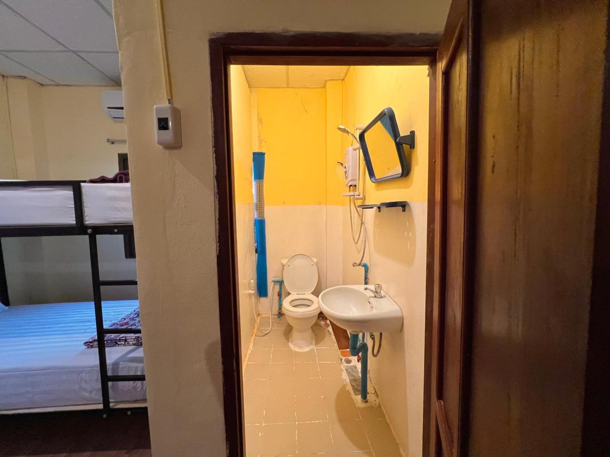 Easy Go Backpacker Hostel Vang Vieng Eksteriør billede