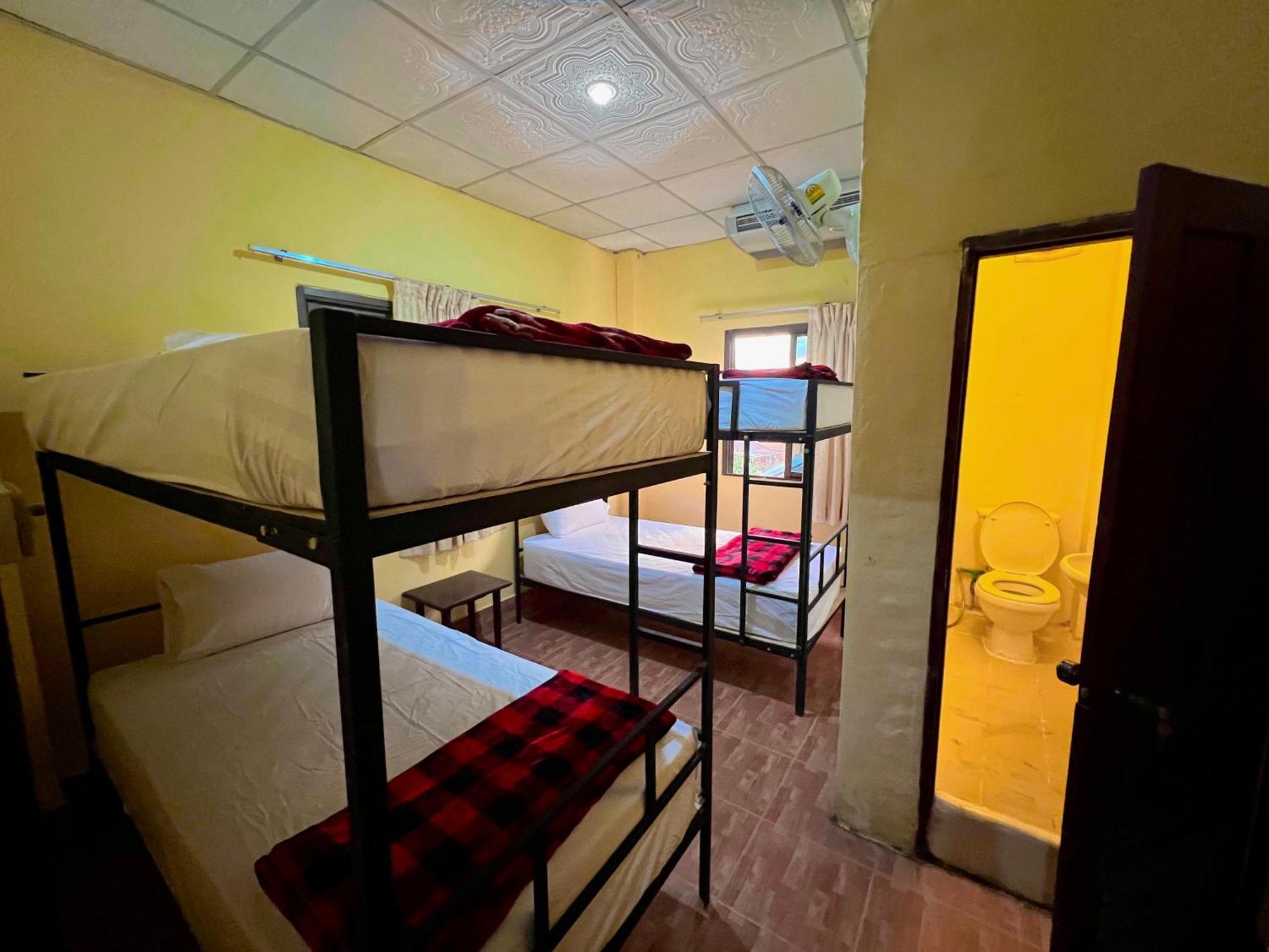 Easy Go Backpacker Hostel Vang Vieng Eksteriør billede