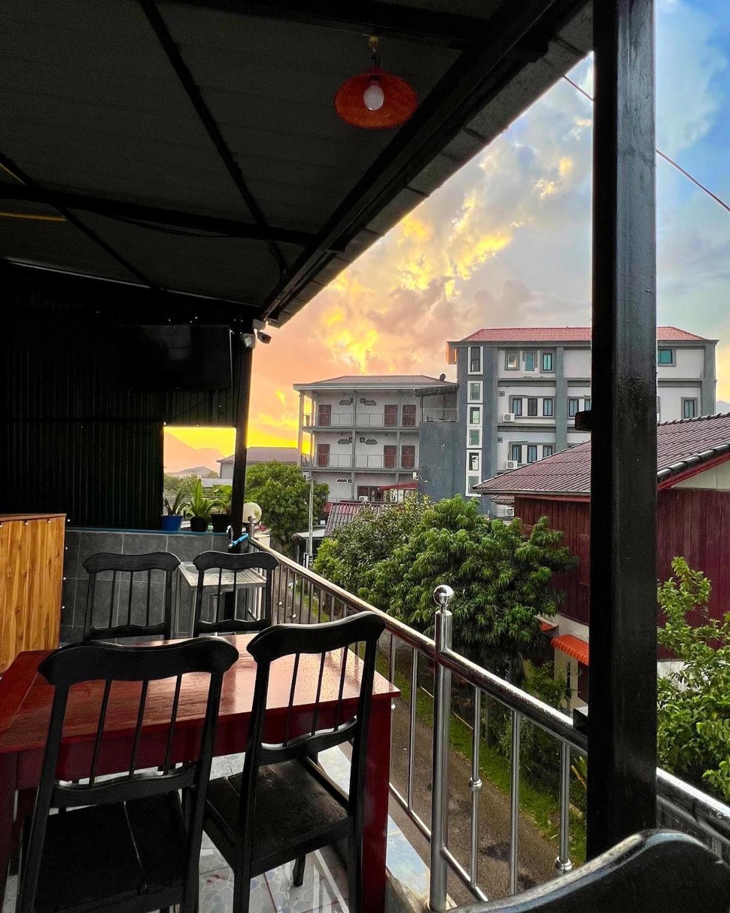 Easy Go Backpacker Hostel Vang Vieng Eksteriør billede