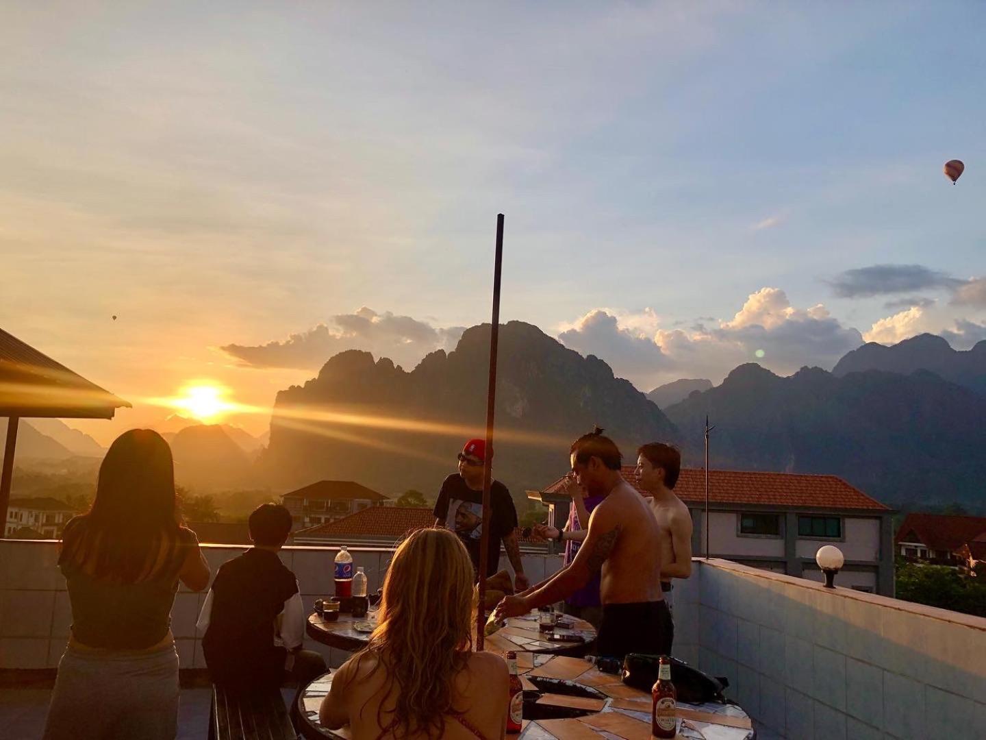 Easy Go Backpacker Hostel Vang Vieng Eksteriør billede