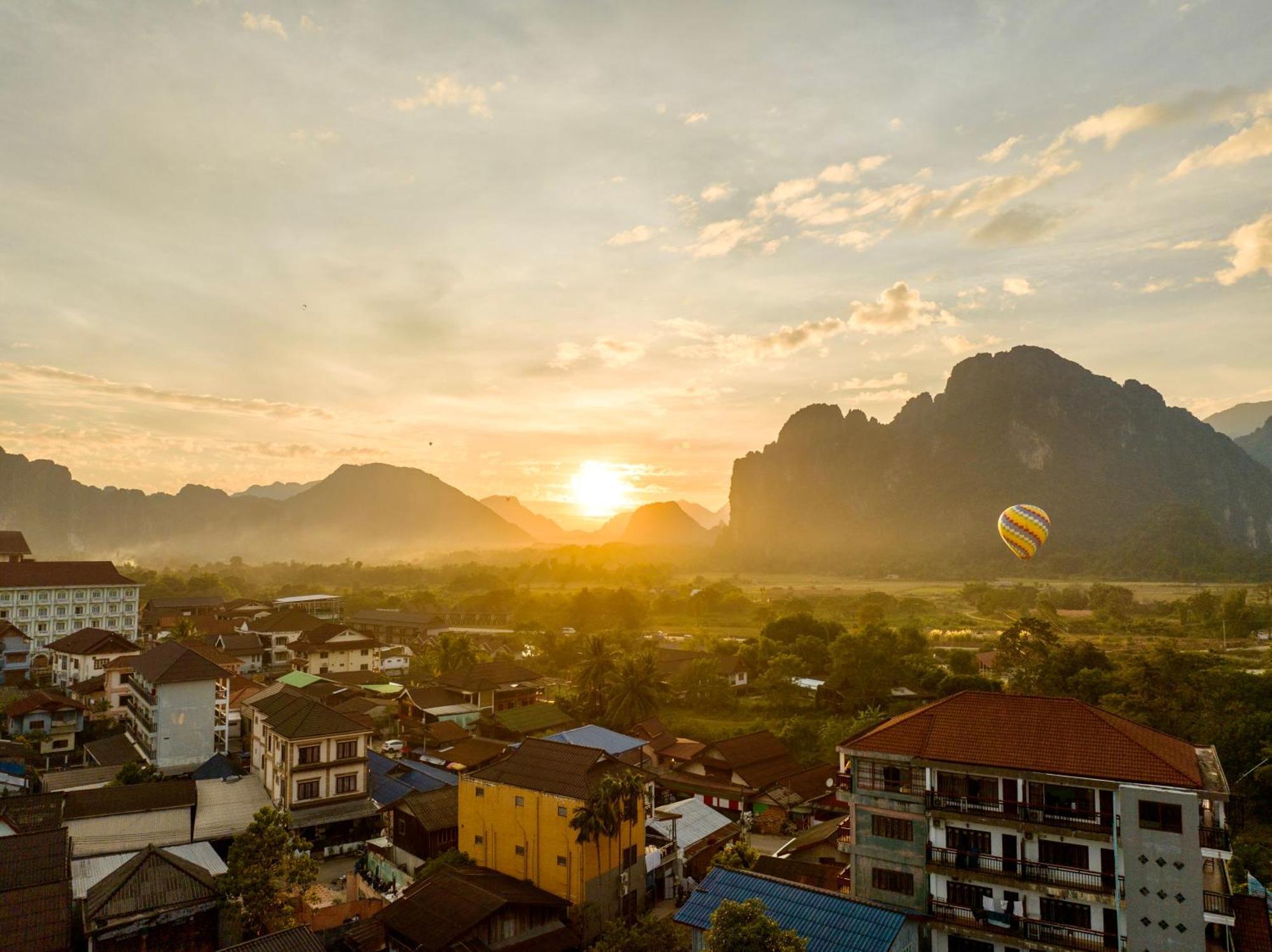 Easy Go Backpacker Hostel Vang Vieng Eksteriør billede