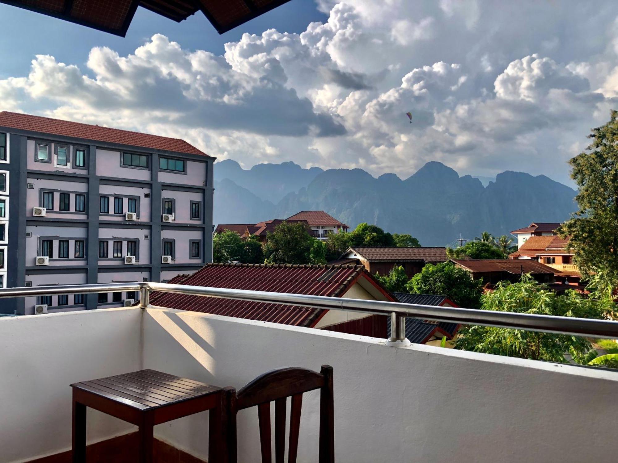 Easy Go Backpacker Hostel Vang Vieng Eksteriør billede