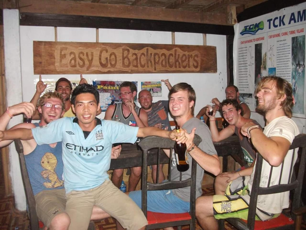 Easy Go Backpacker Hostel Vang Vieng Eksteriør billede