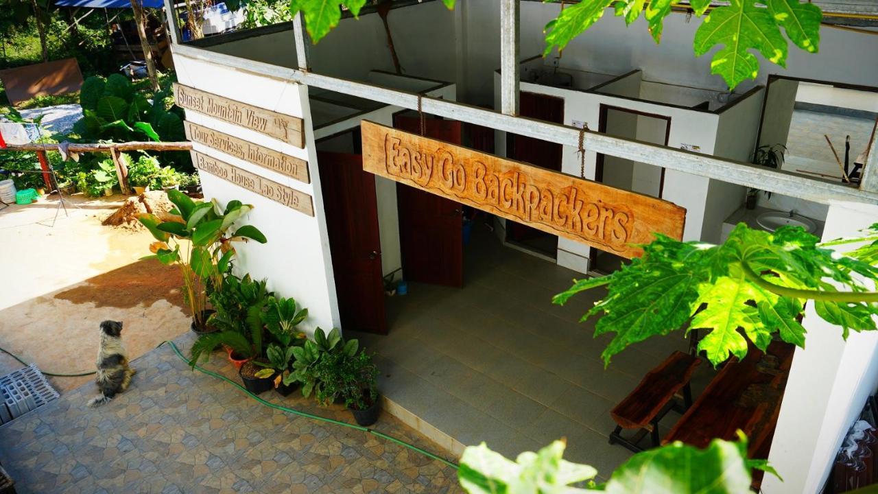 Easy Go Backpacker Hostel Vang Vieng Eksteriør billede